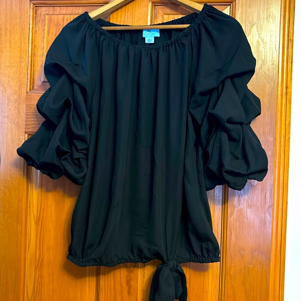 CeCe Black ruffled sleeve blouse